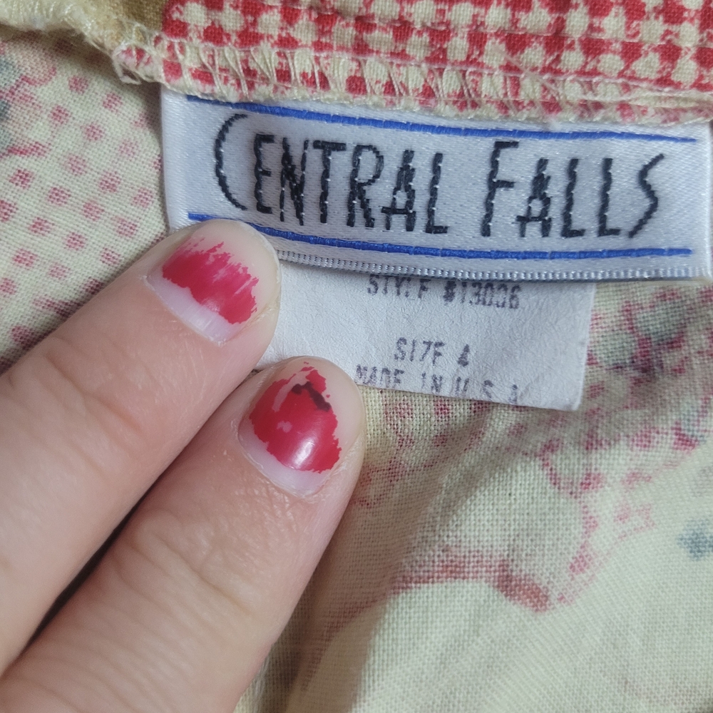 Vintage Floral Women's Bermuda Shorts - Picture 6 of 8